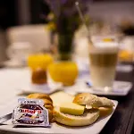 Dosen Iii Couette-café