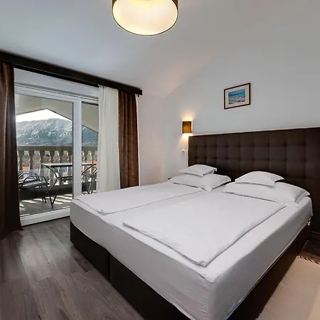 Dosen Iii Bed & Breakfast