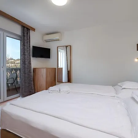 Bed & Breakfast Dosen Iii Baska (Krk)
