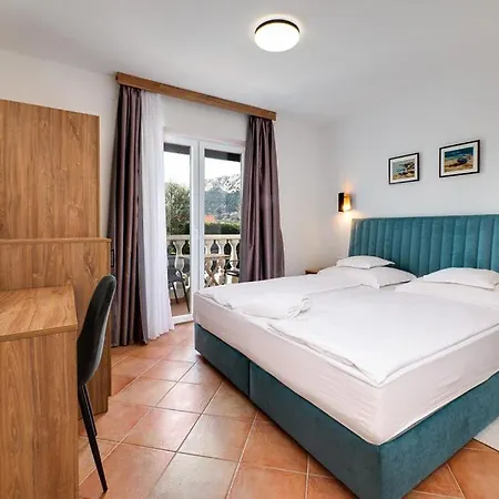 Došen Iii Frühstückspension 3*